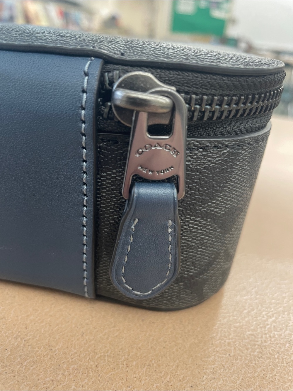 New Coach charcoal Signature accessories Zip Pouch - Picture 6 of 14